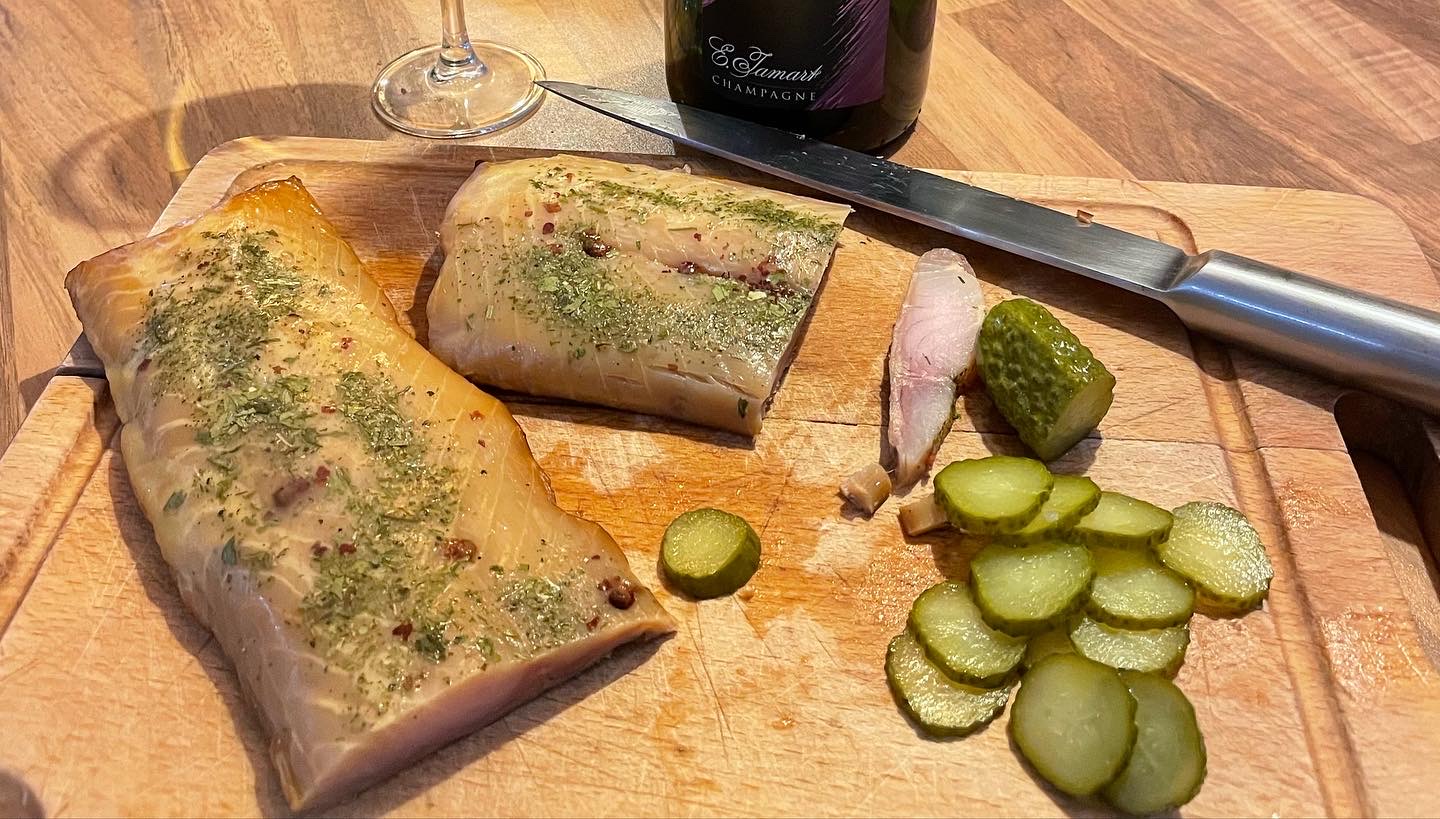 Esturgeon fumé cornichon malossol
